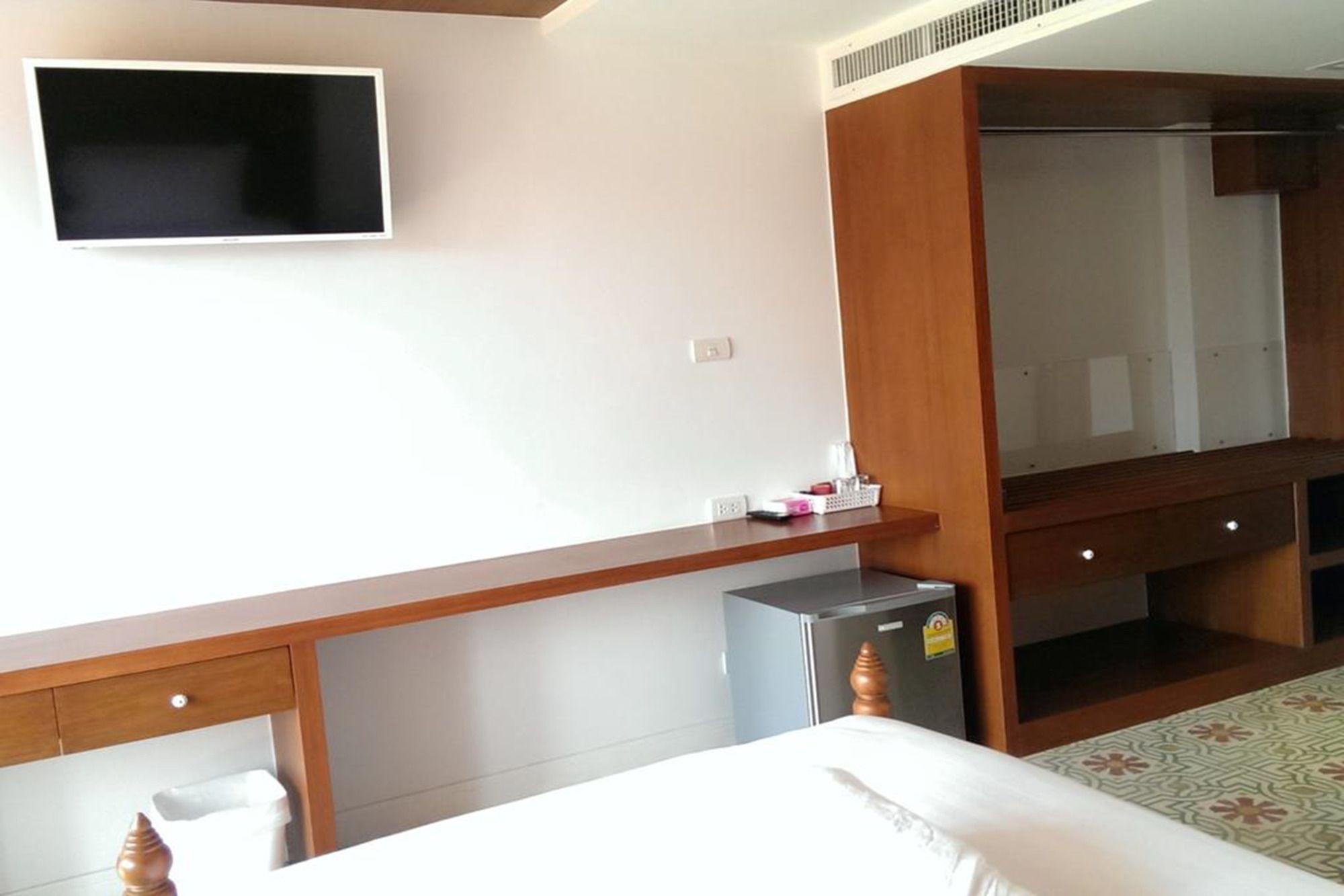 Lertnimit Boutique Hotel Hua Hin Exterior photo